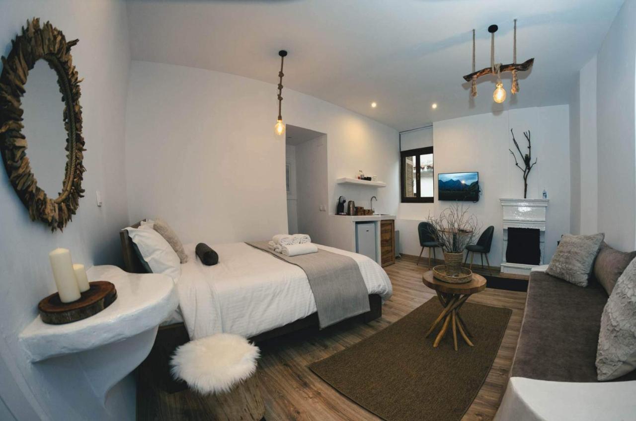 Plaza Guest House Με Tζάκι Arachova Esterno foto